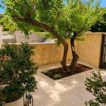 La Lampara Bed and Breakfast